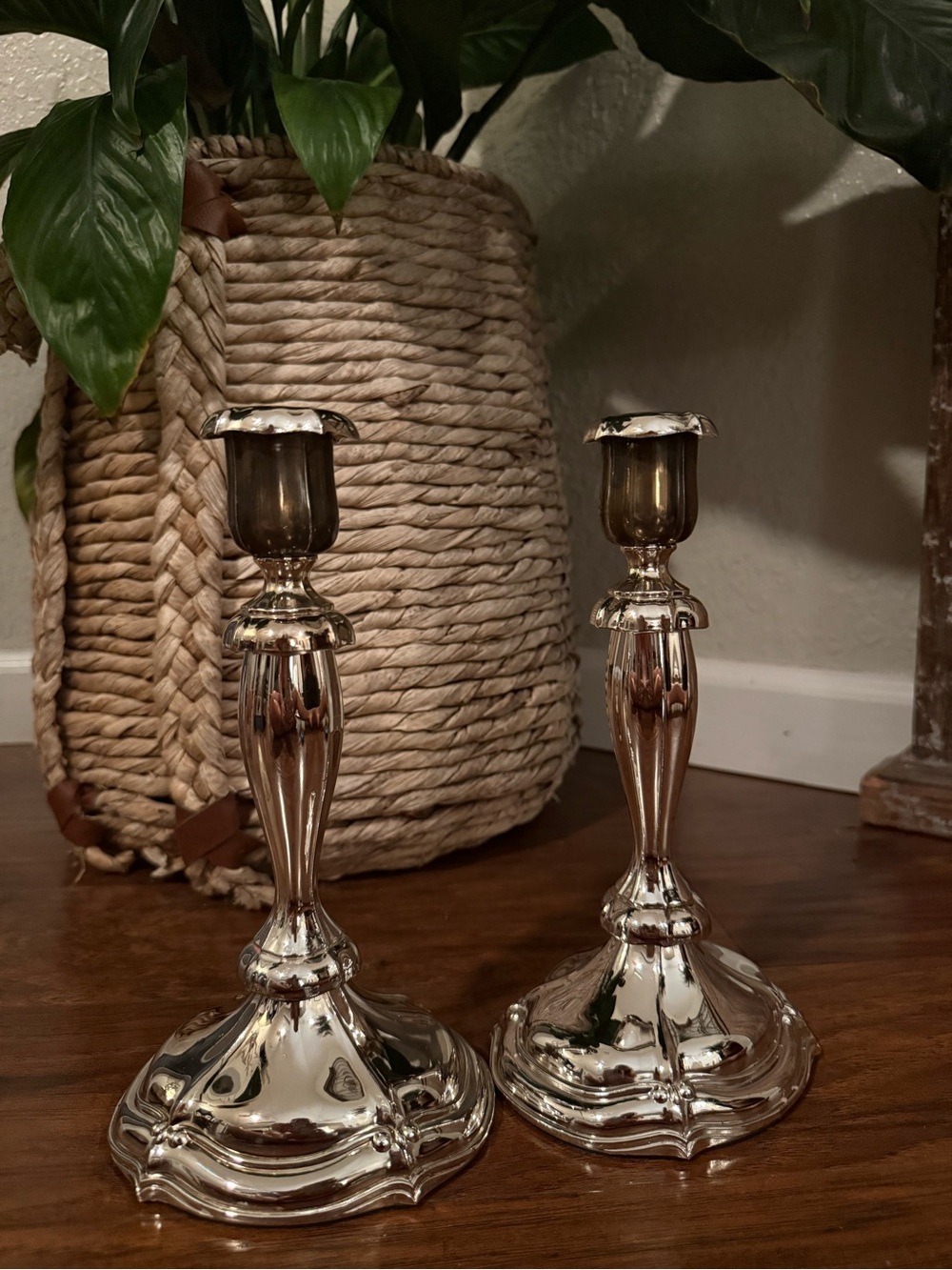 Oneida Vintage 1970s Chippendale-Style Candle Stick Pair